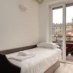 Joivy Cosy Studio With Balcony Near The City Centre
